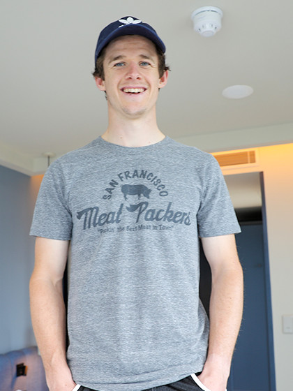 Wanking my hung mate Brad Hunter