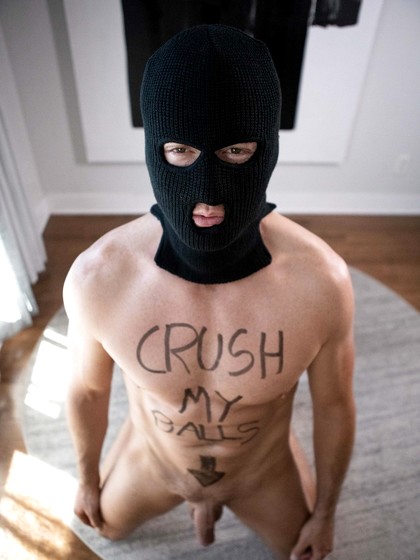 Bromo Edward Terrant, Pierce Paris